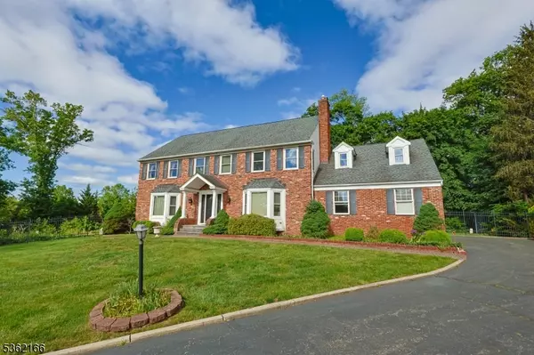 1 Willow Brook Ln, Clinton Twp., NJ 08801