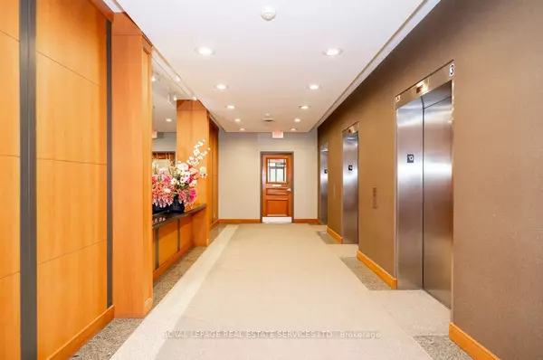 Toronto C14, ON M2N 6X8,256 Doris AVE #308