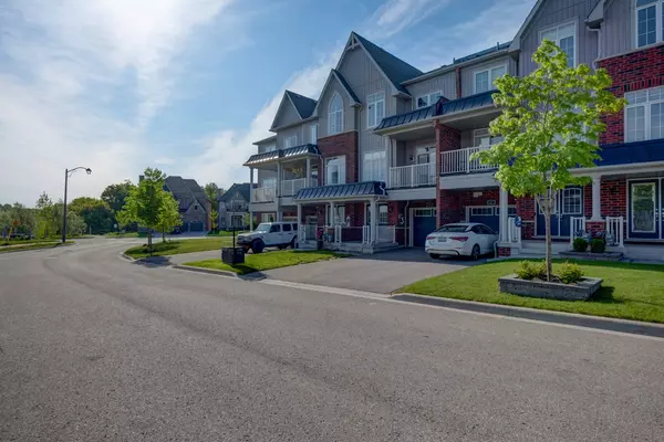 East Gwillimbury, ON L0G 1R0,49 Blackpool LN