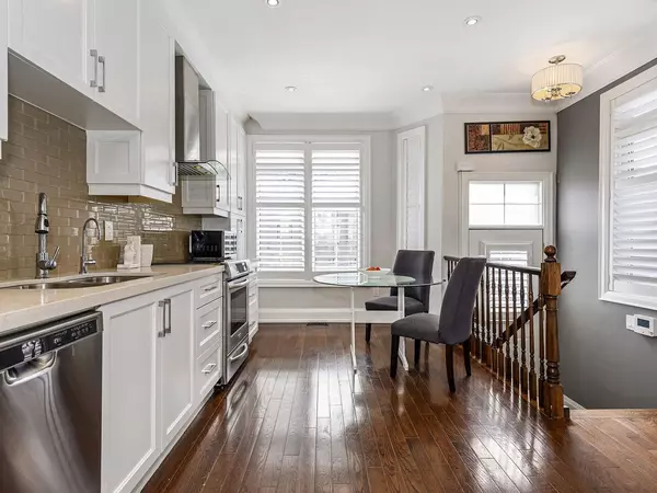 Oakville, ON L6L 1H4,2351 Lakeshore RD W #4