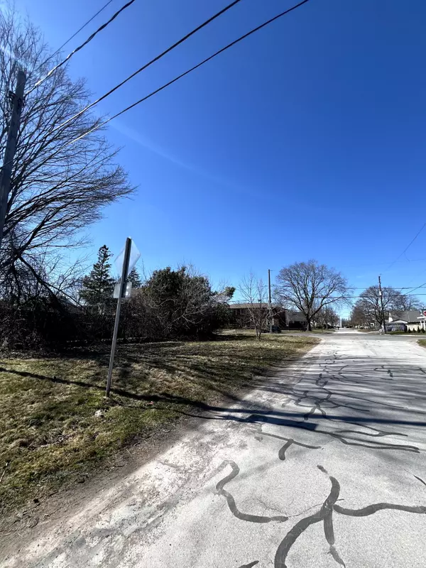 Peterborough South, ON K9J 1S3,509 KING GEORGE ST
