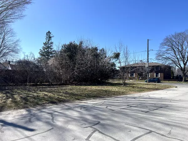 Peterborough South, ON K9J 1S3,509 KING GEORGE ST