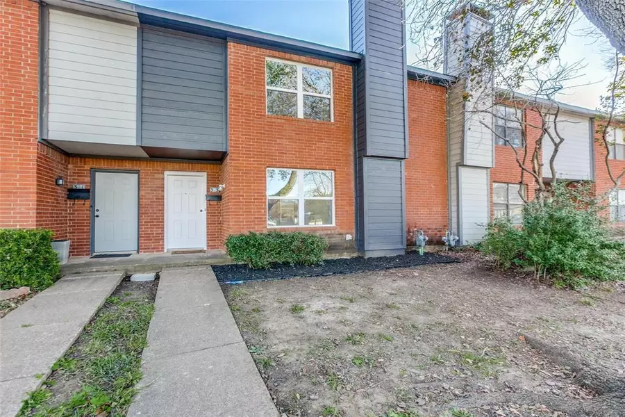 323 Towne House Lane, Richardson, TX 75081