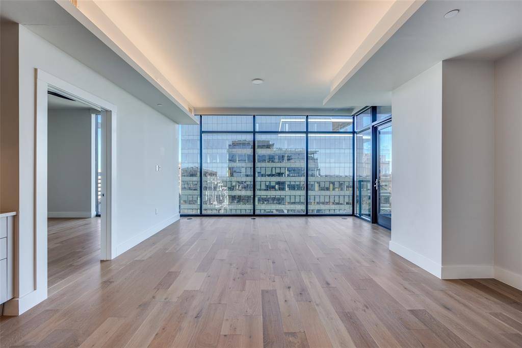 Dallas, TX 75225,8119 Douglas Avenue #1105