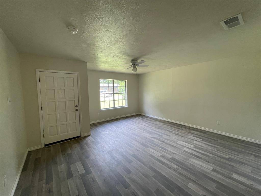 Corsicana, TX 75110,209 Churchill Avenue