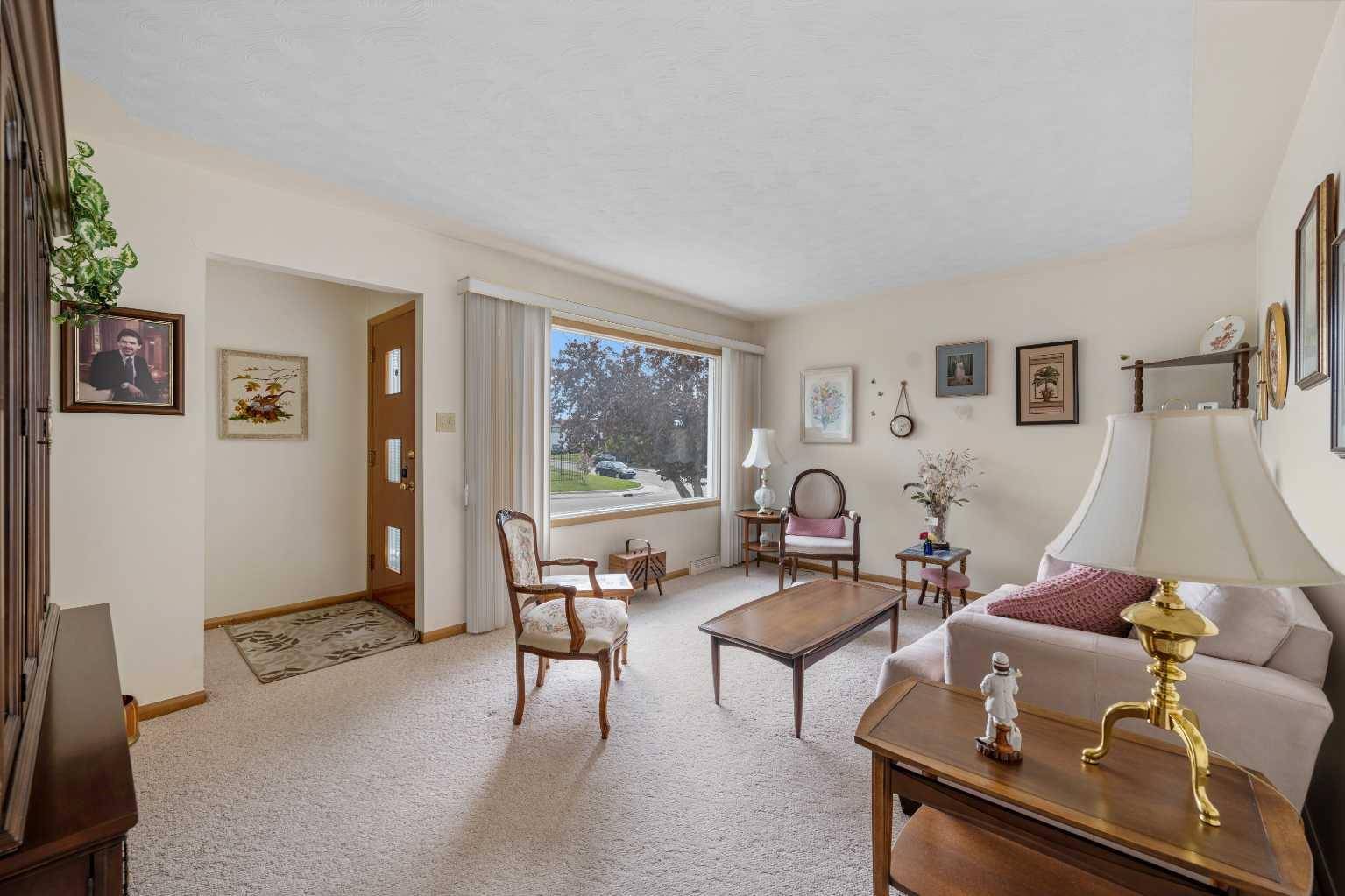 Calgary, AB T2H 1A1,8 Foley RD SE