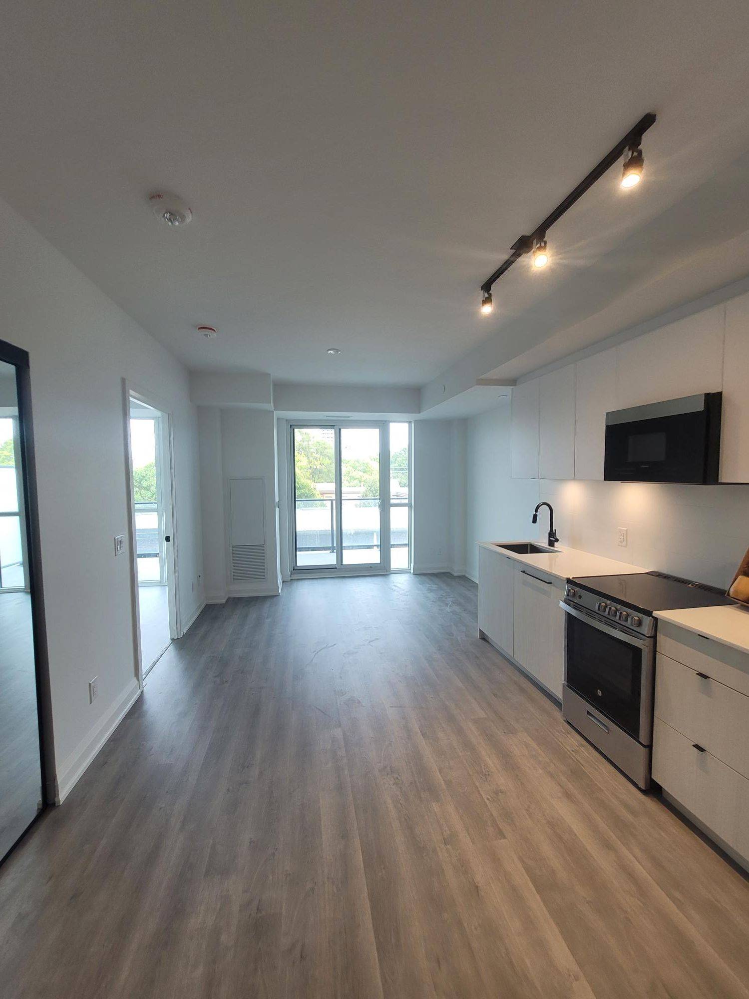 Toronto E02, ON M4C 0B1,2369 Danforth AVE #412