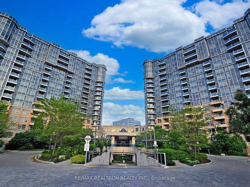 Markham, ON L3R 8A6,33 Cox BLVD #334
