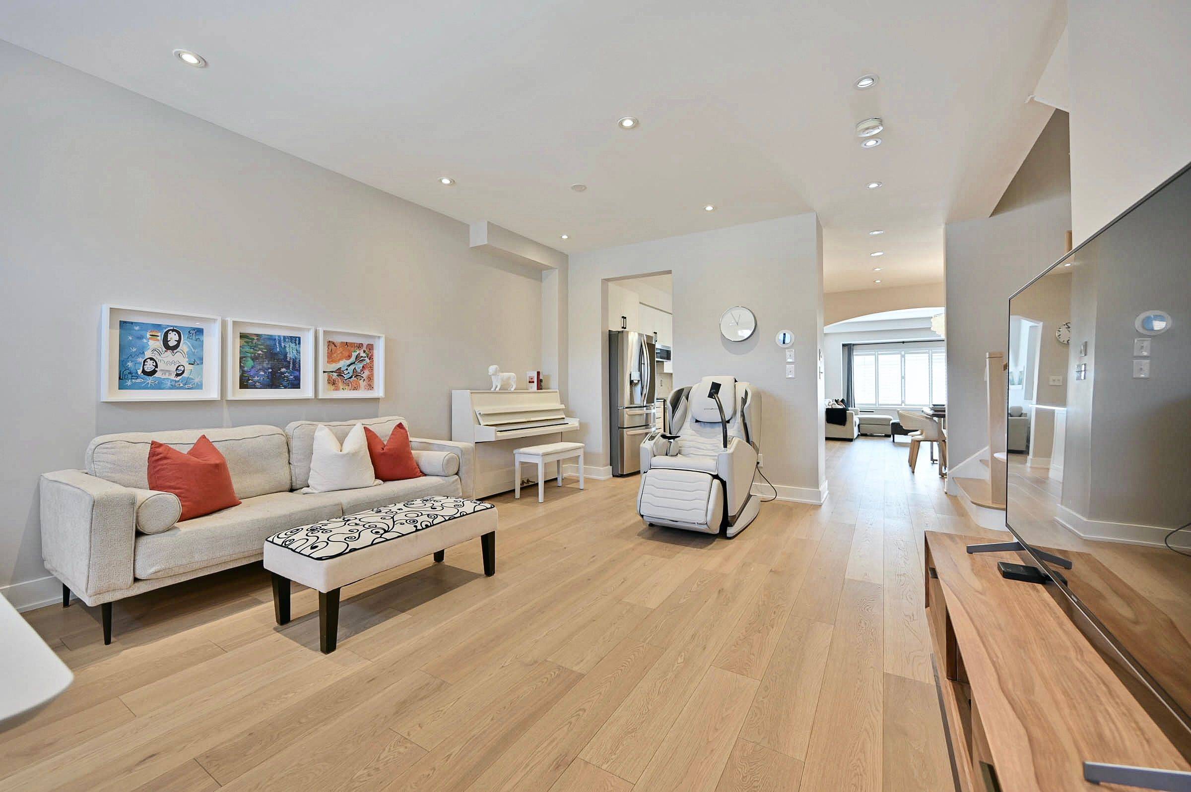 Markham, ON L6B 0P3,73 Shady Oaks AVE