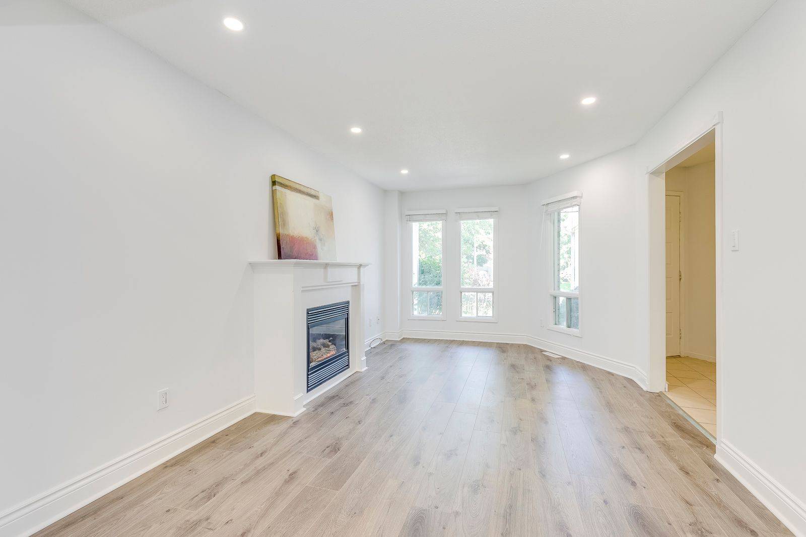 Oakville, ON L6M 1G1,1112 Montgomery DR
