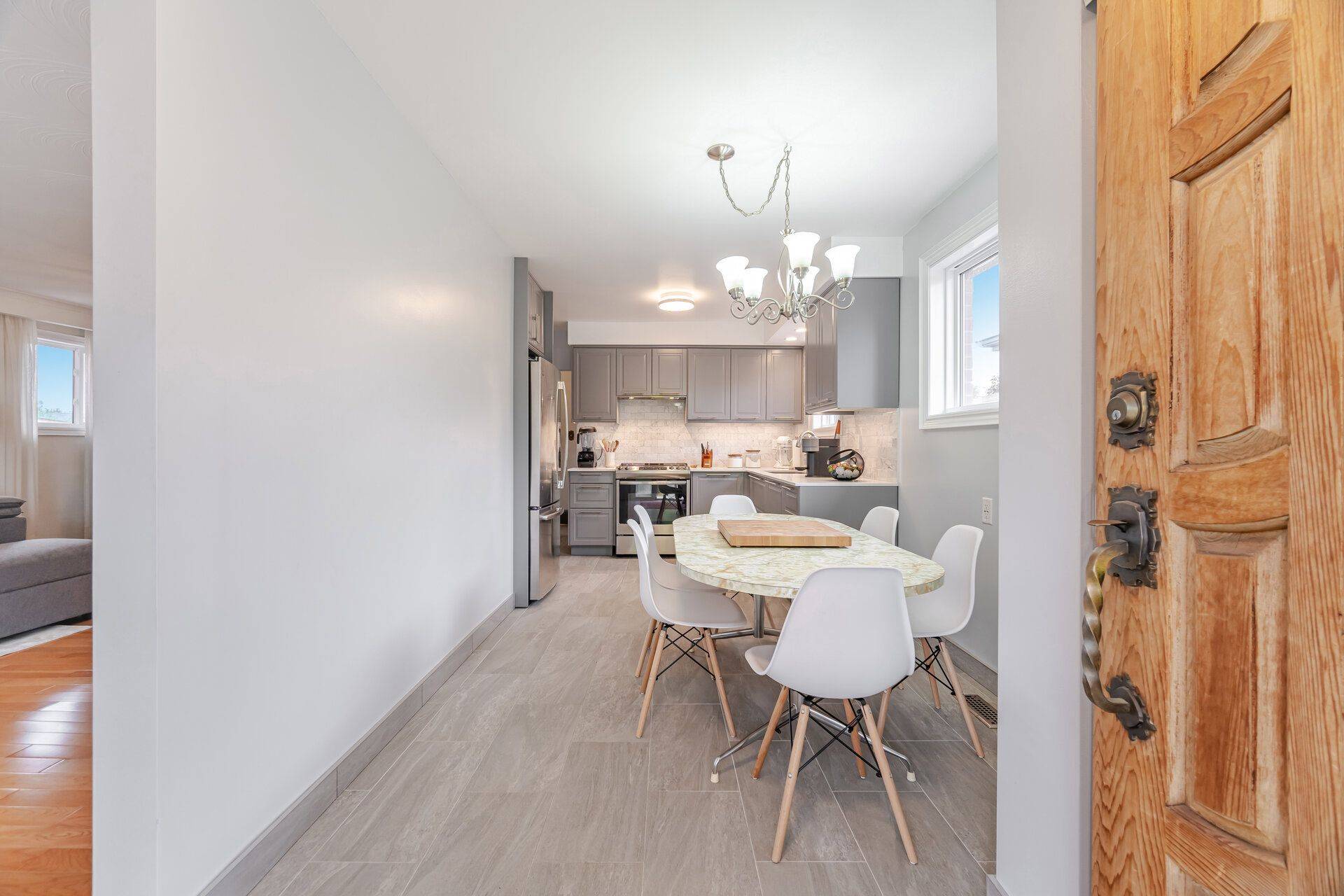 Mississauga, ON L4T 2X6,7541 Darcel AVE
