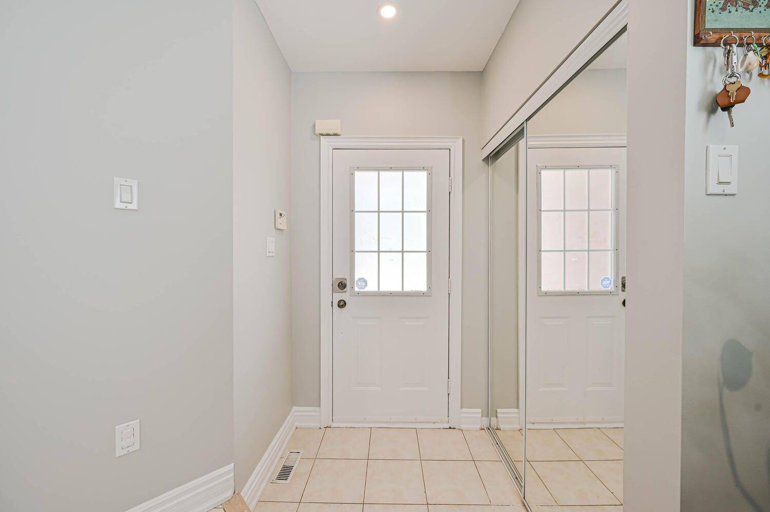 Brampton, ON L6X 4W6,26 WHITEFACE CRES