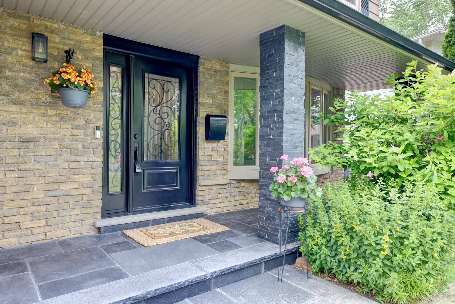 Mississauga, ON L5K 2B3,2783 Kinnerton CRES