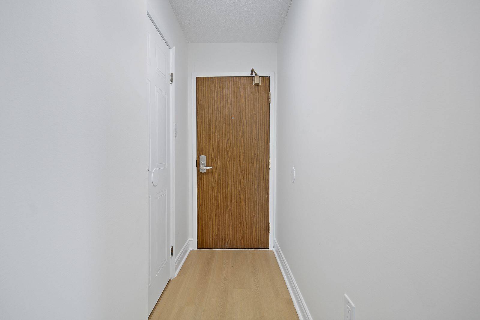 Mississauga, ON L5J 4R3,1110 Walden CIR #711