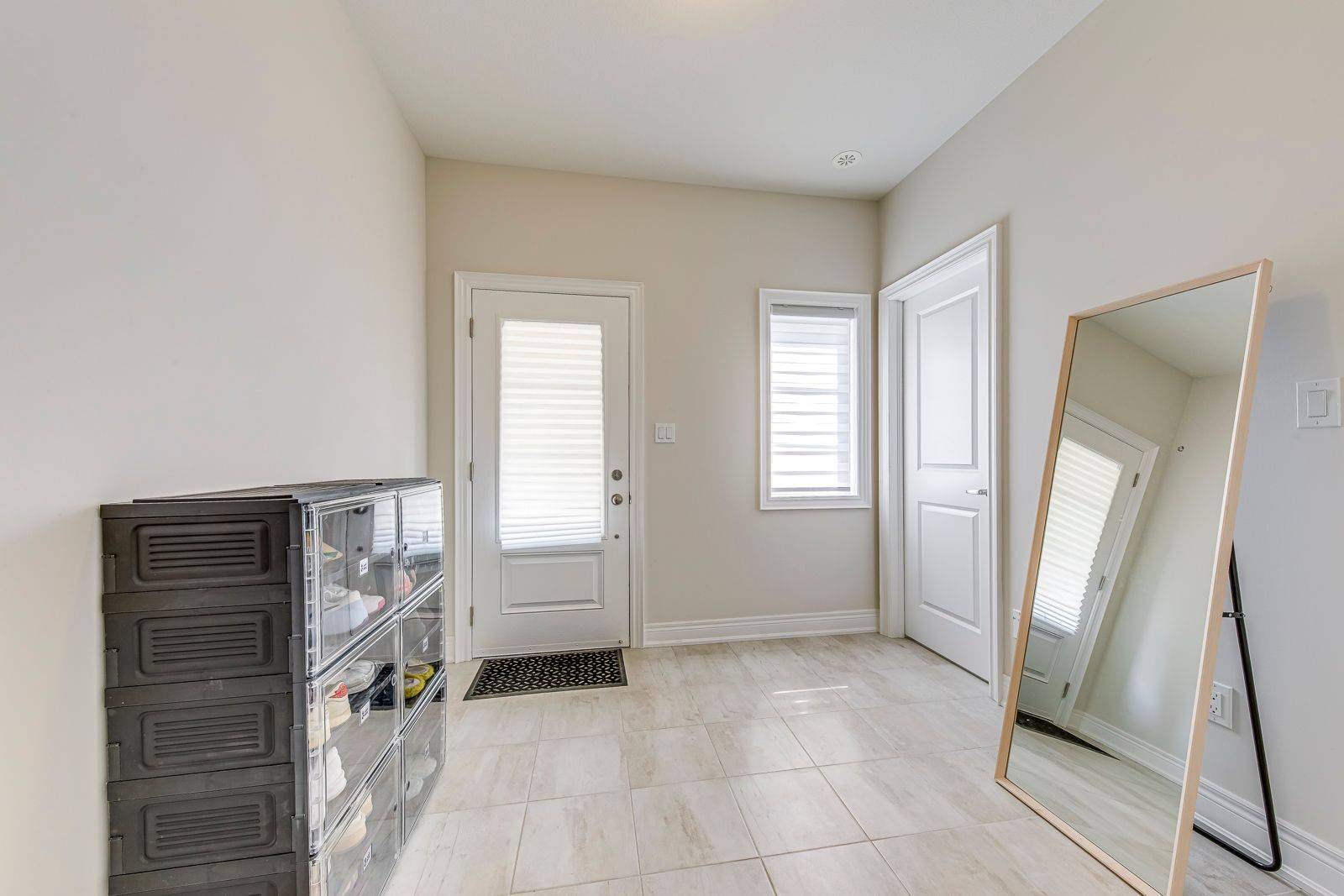 Oakville, ON L6H 8A5,280 Melody Common N/A #Unit#29