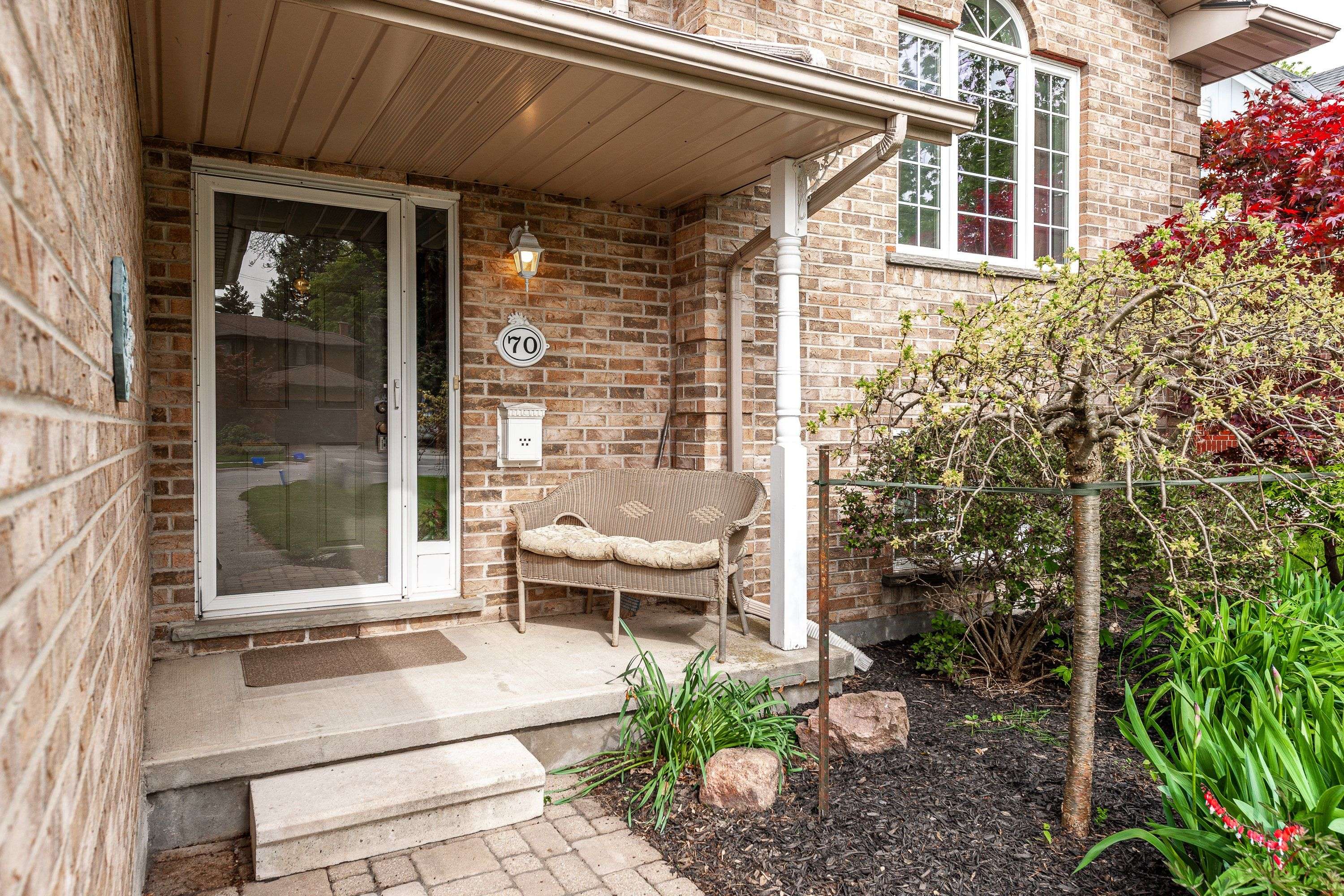 Stratford, ON N5A 4X3,70 Pleasant DR
