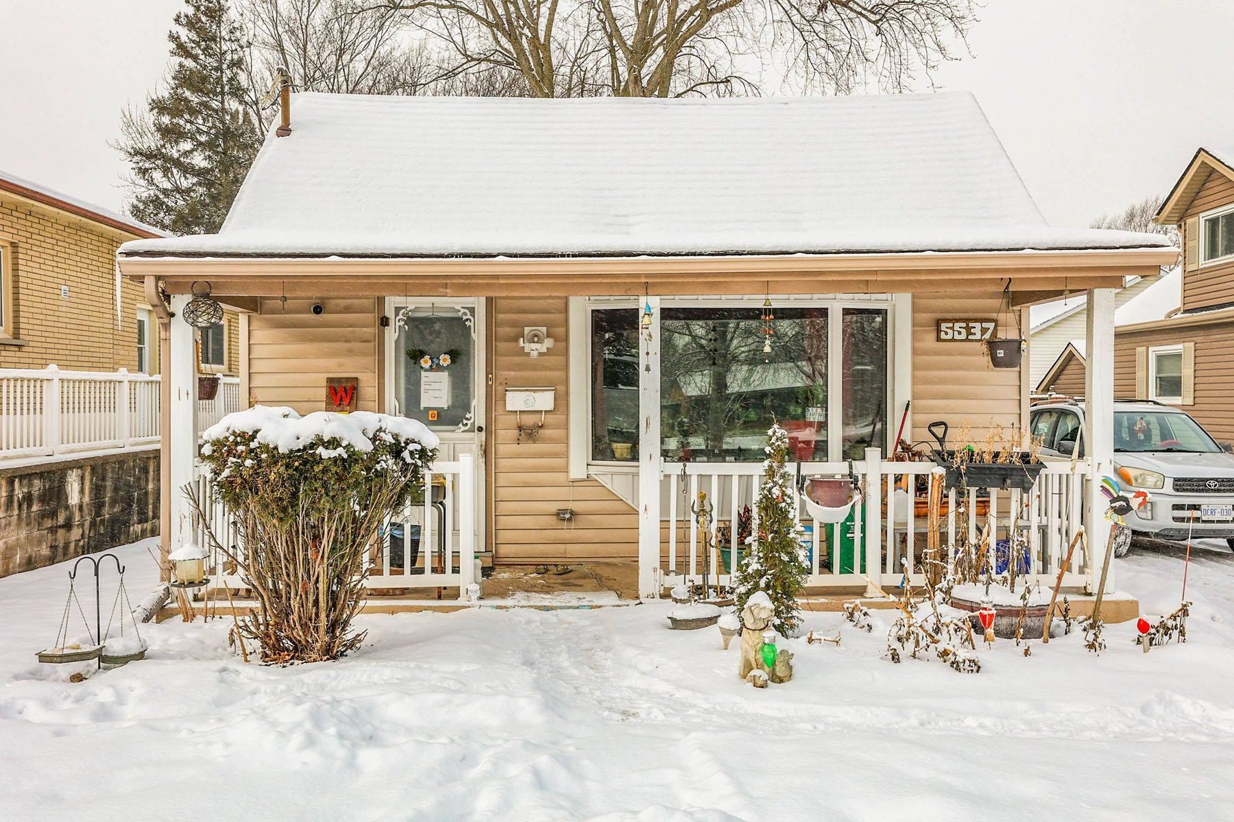 5537 Montrose RD, Niagara Falls, ON L2H 1K9