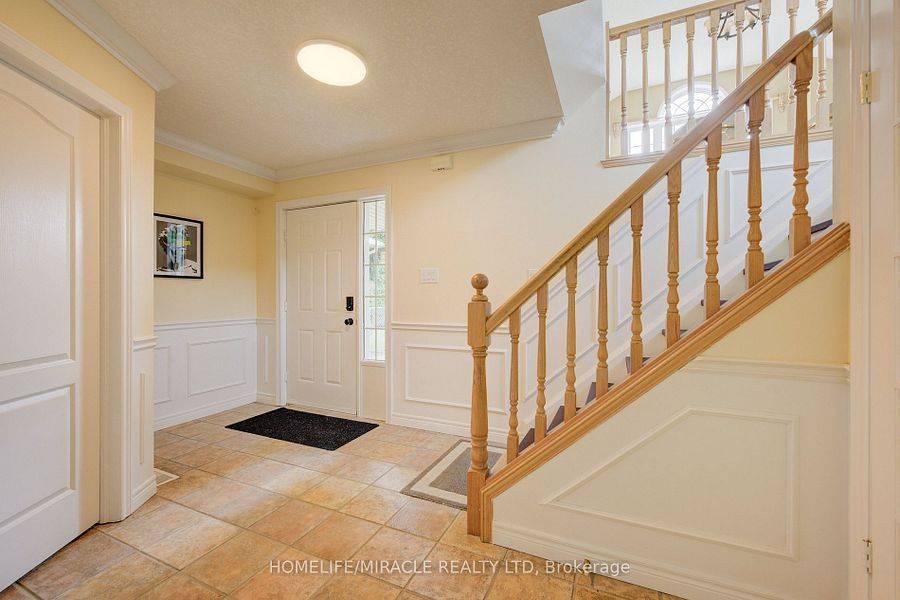 Kitchener, ON N2N 3C1,6 Resurrection DR
