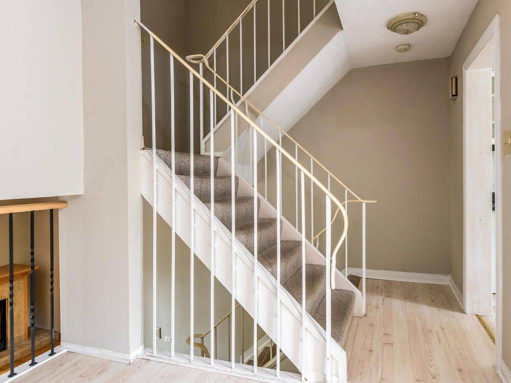 Kanata, ON K2L 1Z9,11 Peary WAY