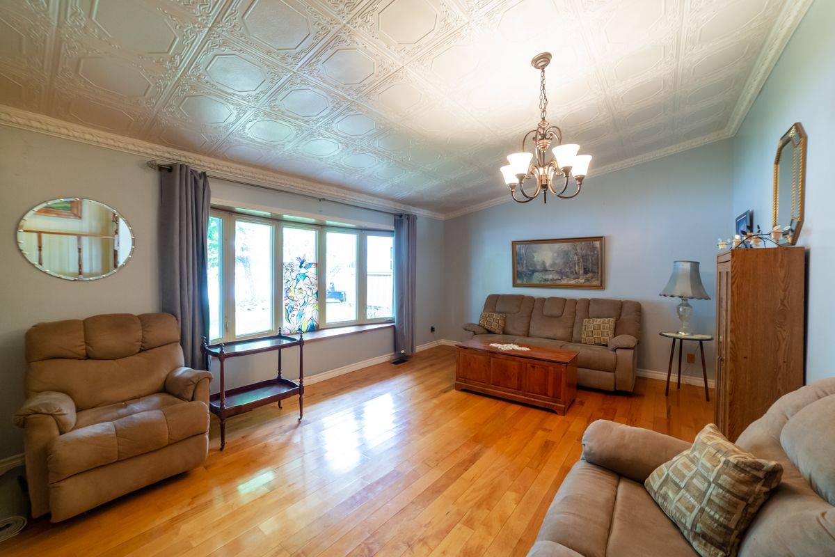 Lincoln, ON L0R 1B5,4572 Ontario ST