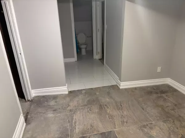 Toronto C03, ON M6E 2W9,507 Oakwood AVE