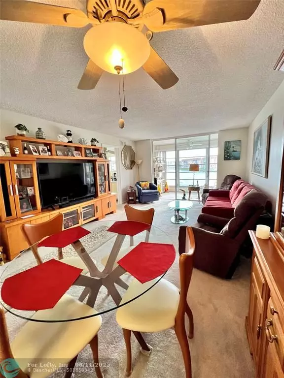 Sunrise, FL 33322,8880 Sunrise Lakes Blvd #209