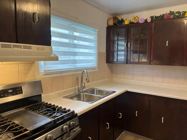 Hamilton, ON L9A 4V4,657 Upper Wentworth ST