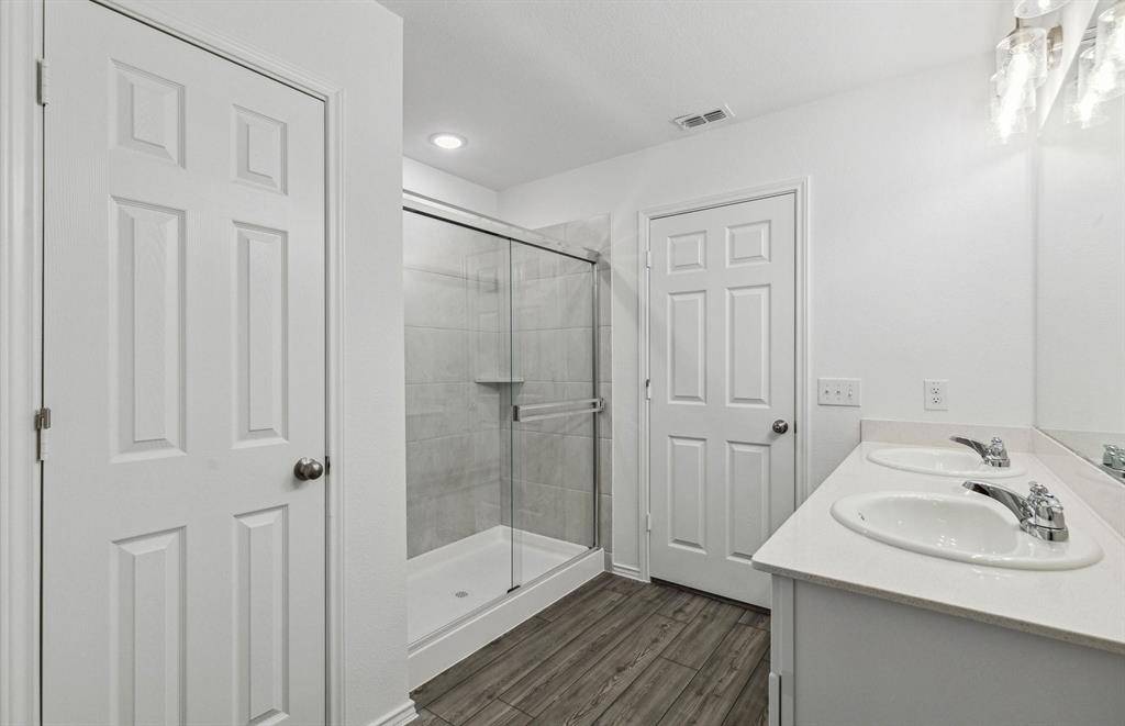 Pilot Point, TX 76258,14042 Ladbroke Street