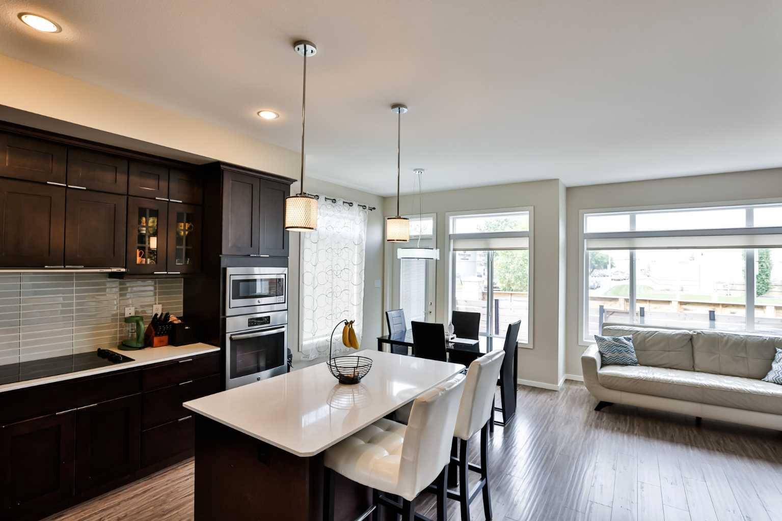 Lethbridge, AB T1J 5K5,406 Highlands BLVD West #1