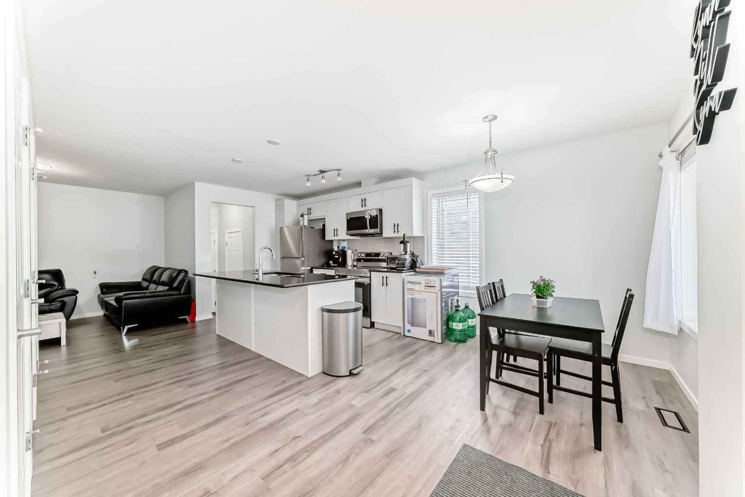 Calgary, AB T2X 0R4,181 Yorkville BLVD SW