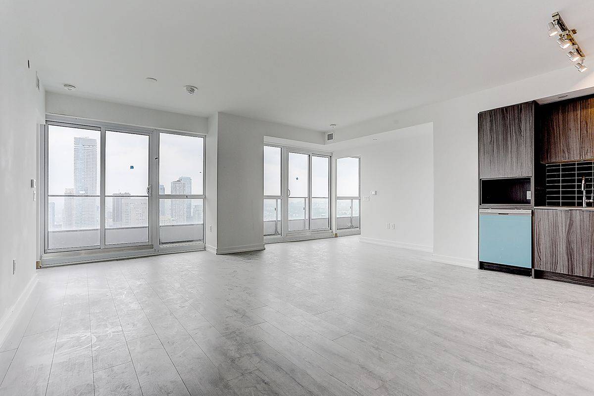 Toronto C08, ON M4W 1H7,395 Bloor ST E #4303