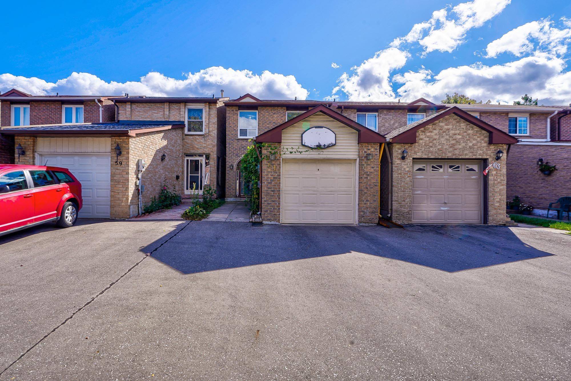 61 Mabley CRES, Vaughan, ON L4J 2Z7