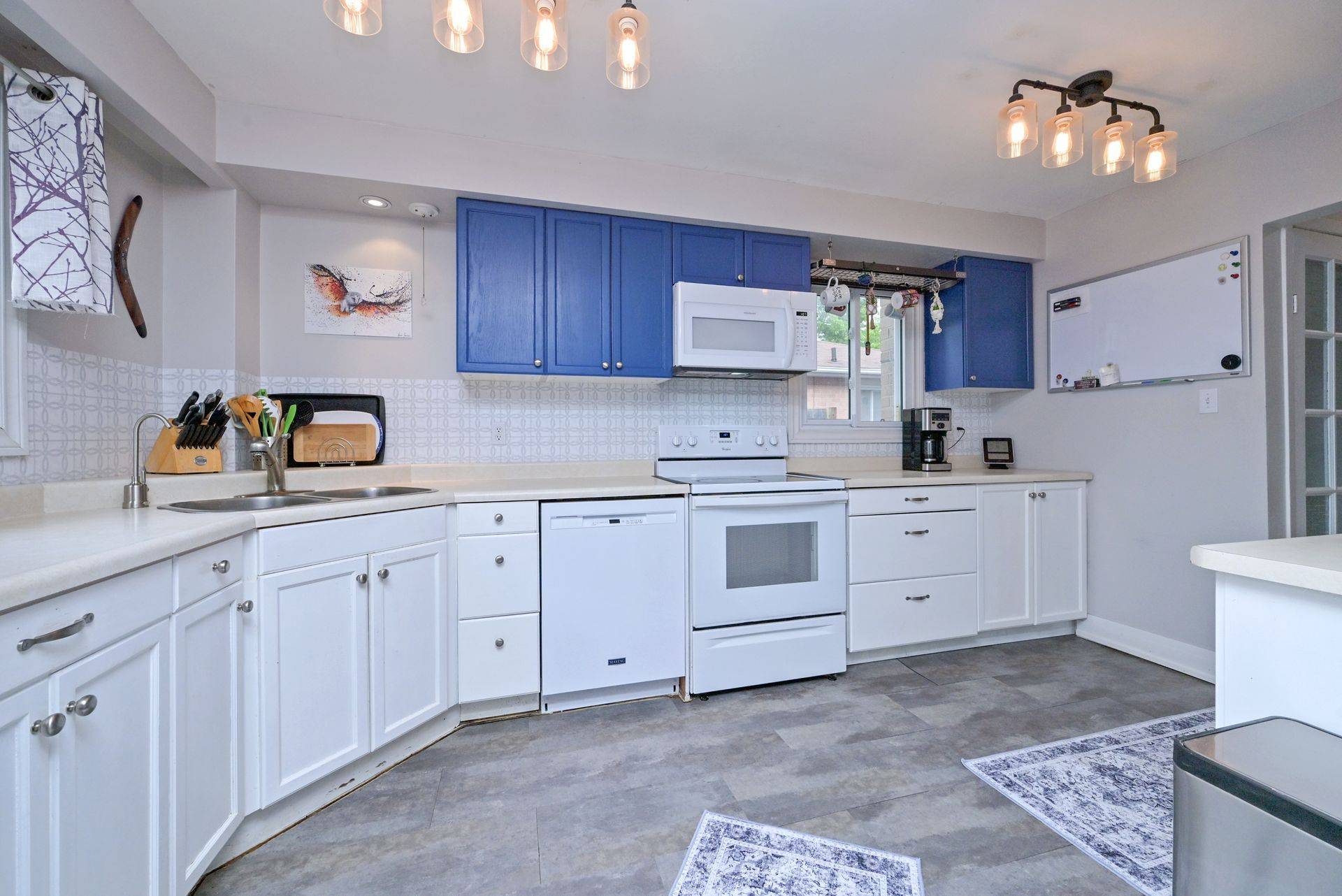 New Tecumseth, ON L9R 1C2,58 Stewart AVE N