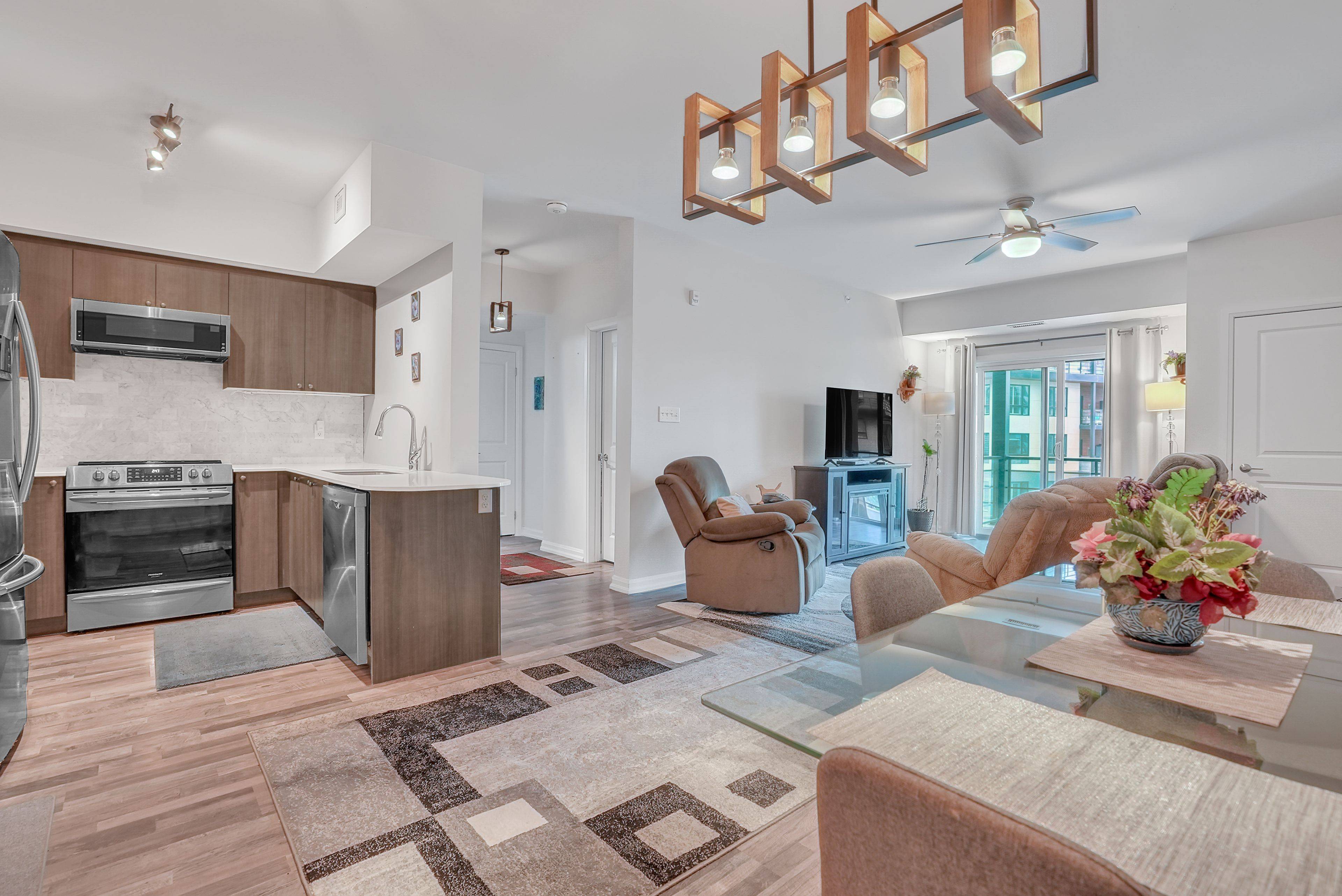 Barrie, ON L9J 0H3,302 ESSA RD #309