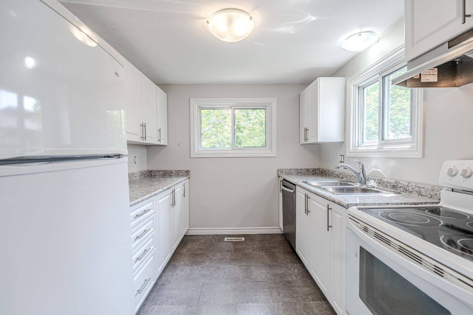 Barrie, ON L4M 6C7,39 Laurie CRES #1
