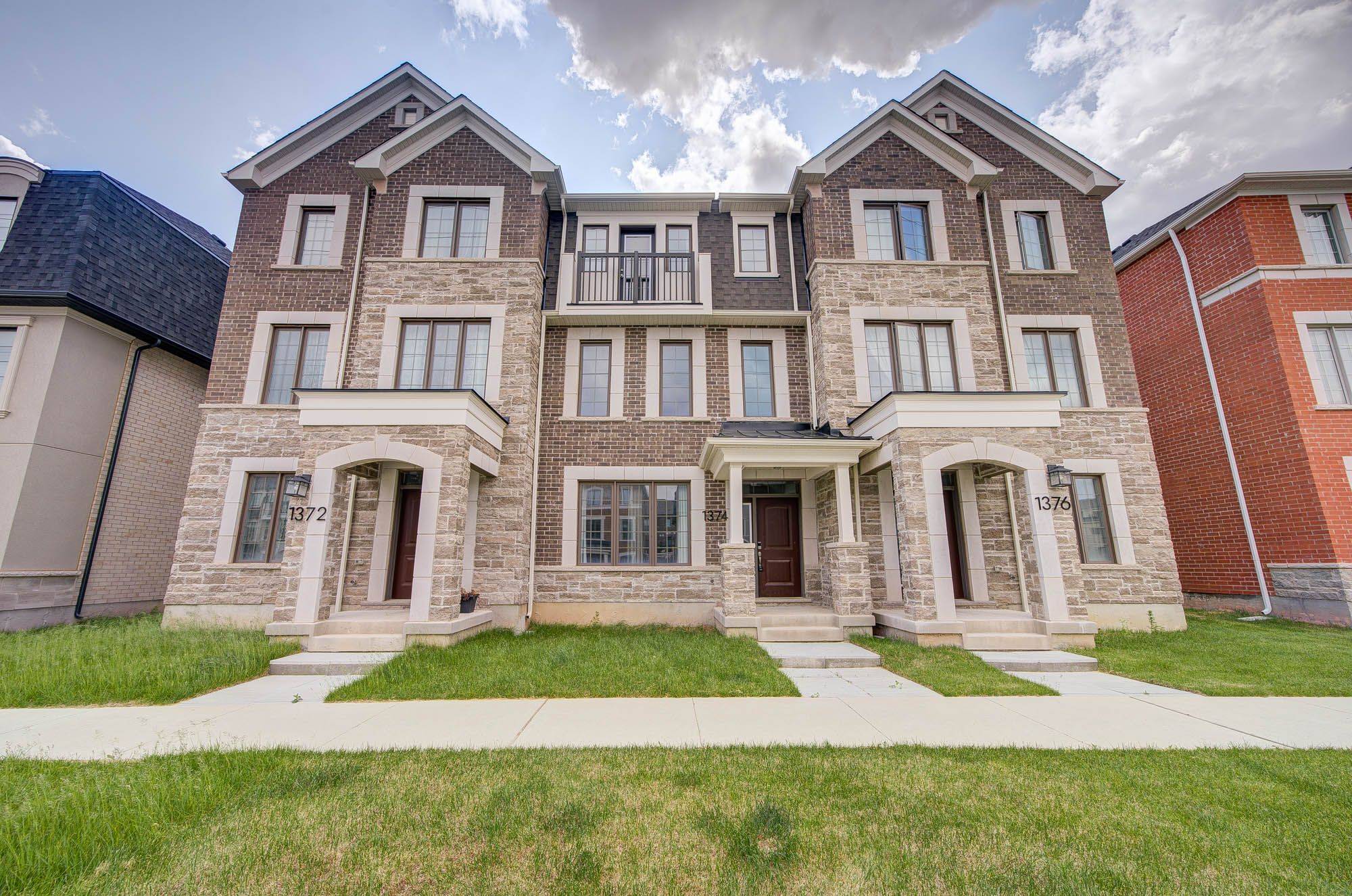 1374 William Halton Pkwy, Oakville, ON L6M 5P2