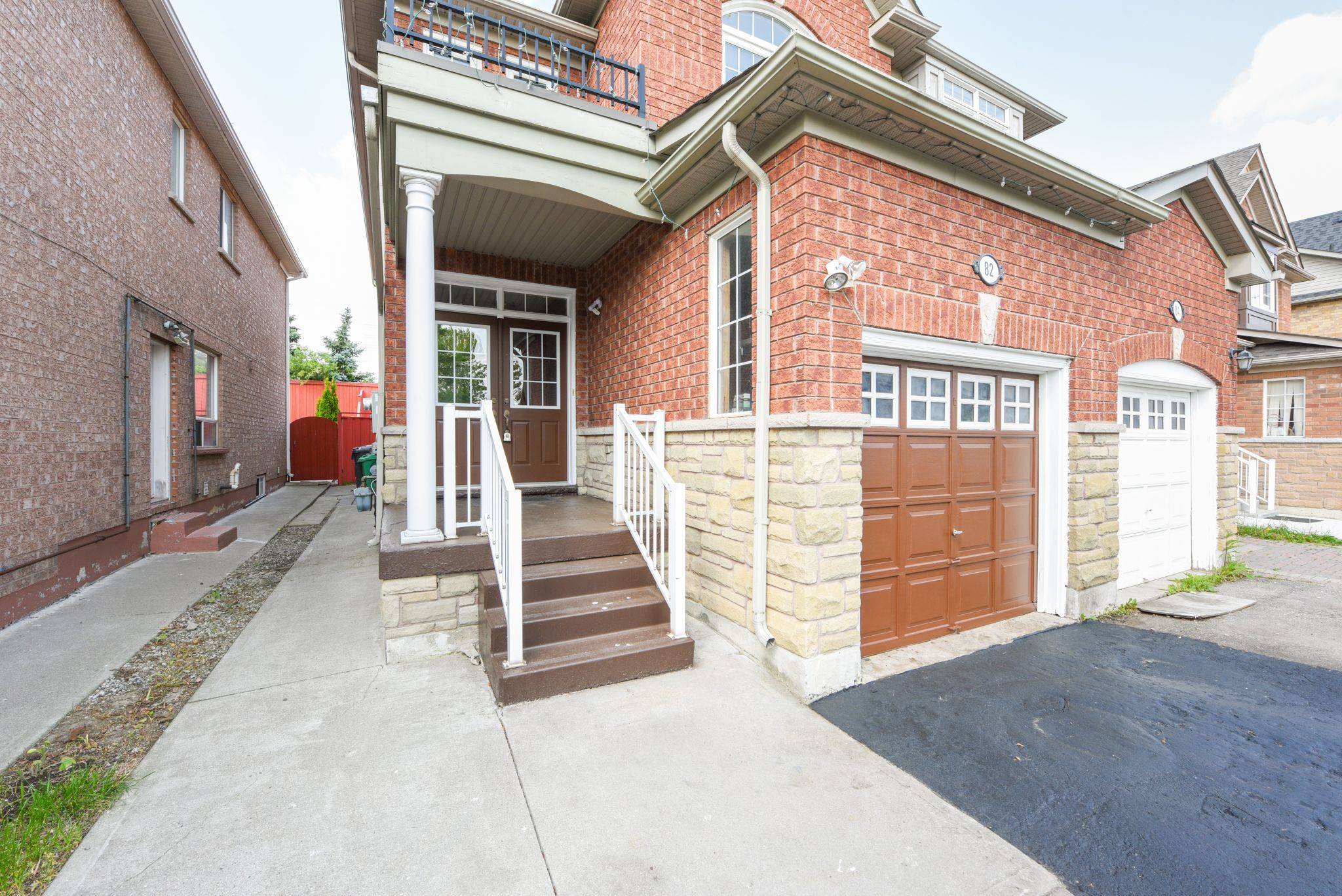 Brampton, ON L6P 1R1,82 Rubysilver DR