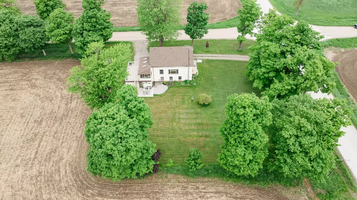Huron East, ON N0K 1W0,42403 Bridge RD