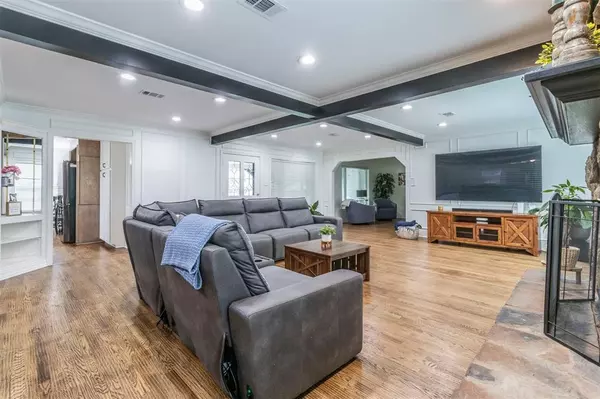 Dallas, TX 75218,9207 Angora Street