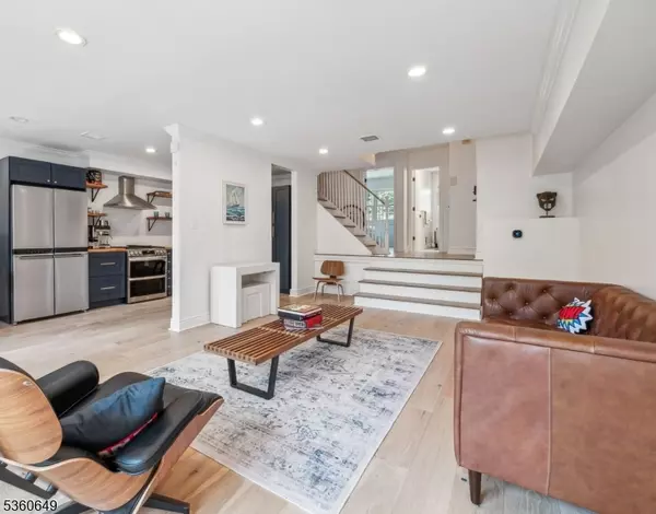 Montclair Twp., NJ 07042,29 Upper Mountain Avenue #4