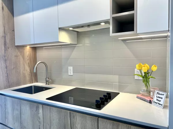 319 Jarvis ST #2508, Toronto C08, ON M5B 0C8