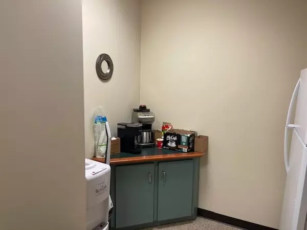Mississauga, ON L4W 4Z3,2560 Matheson BLVD ##227-228