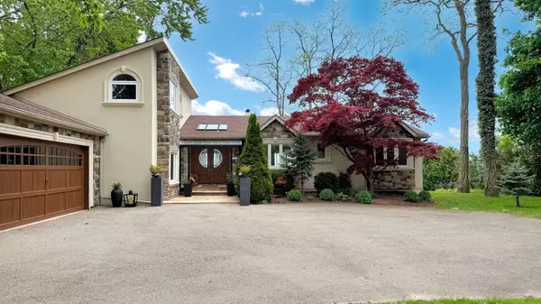 Oakville, ON L6L 6S6,3346 Lakeshore RD W