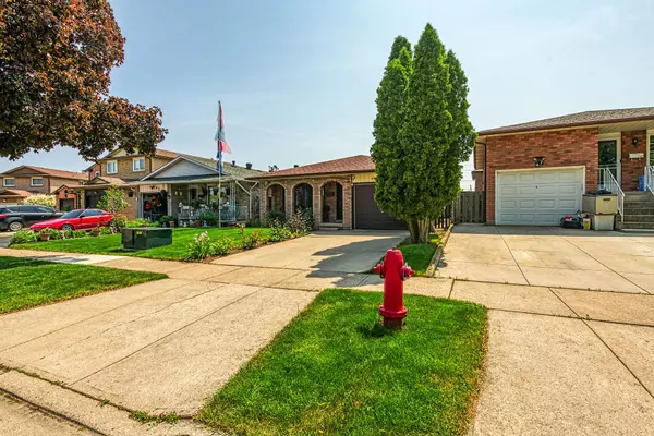 Hamilton, ON L8E 4C7,45 Juniper DR