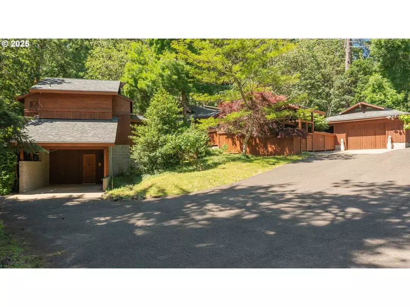 5070 FOX HOLLOW RD, Eugene, OR 97405