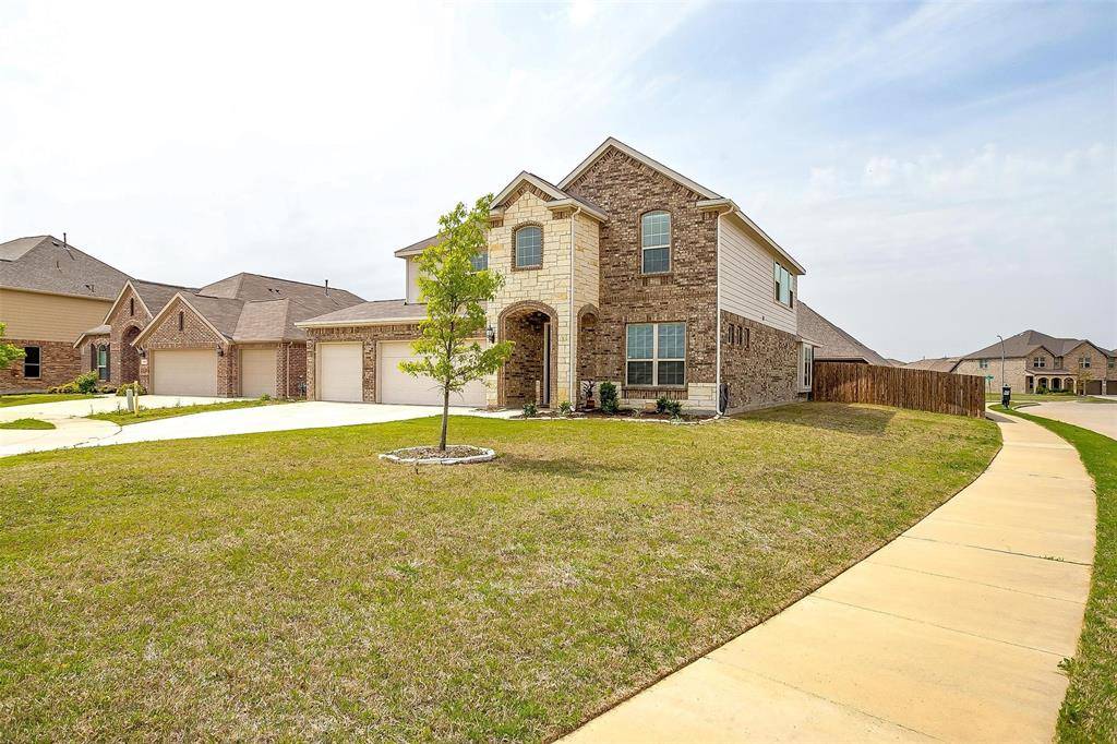 2400 Maple Stream Drive, Fort Worth, TX 76177