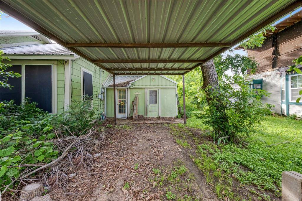 Groesbeck, TX 76642,305 S Rusk Street