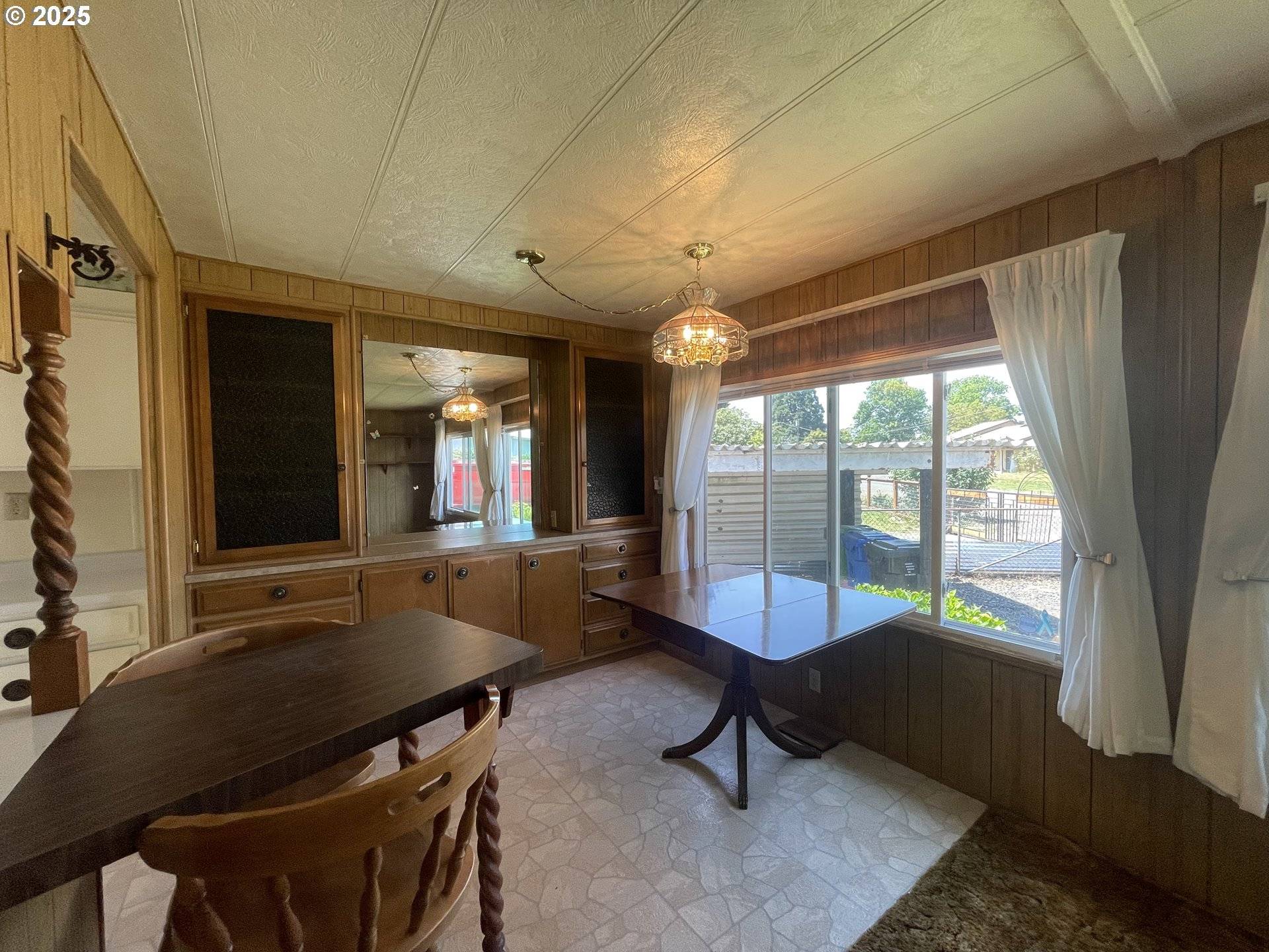 Eugene, OR 97408,32814 E DIXON ST