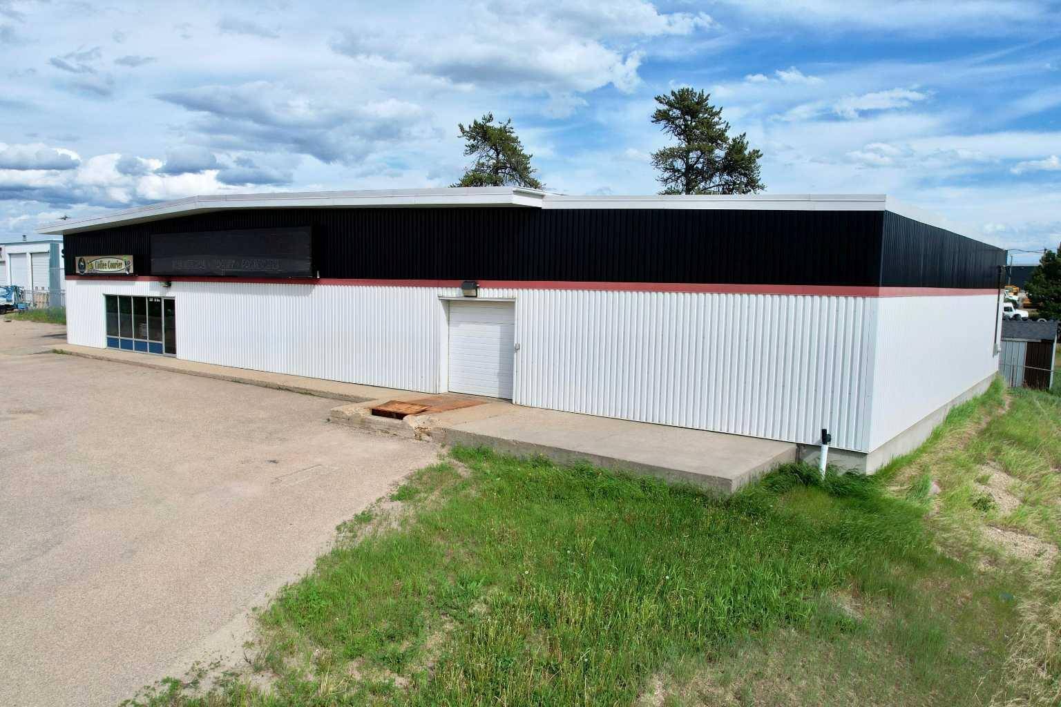 3807 38 AVE, Whitecourt, AB T7S 0A2