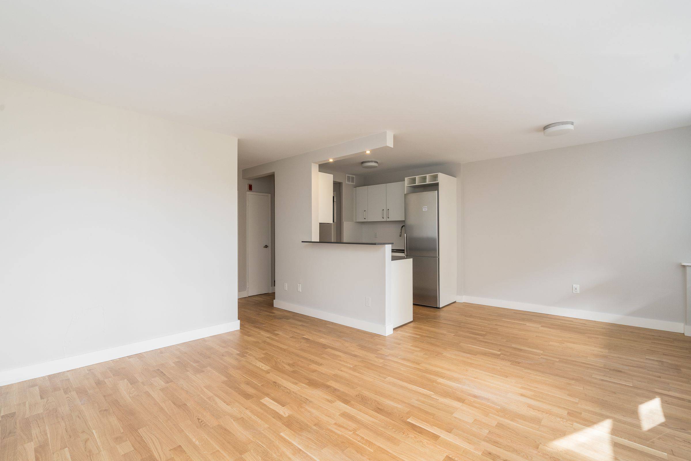 Toronto C02, ON M4V 2T3,265 Russell Hill RD #405